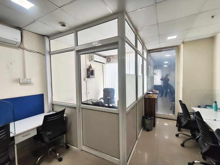 Team Area, gaur-city-center Commercial Office Space 650 Sq.Ft. In Sector 4 Greater Noida Greater Noida 10423091
