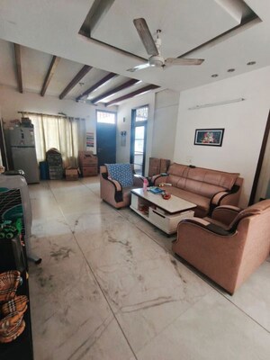 Living Room in 2 BHK Builder Floor at Sector 10 – for Rent