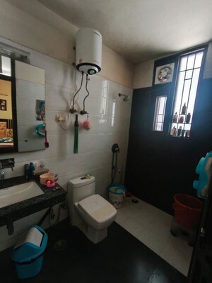 Living Room in 2 BHK Builder Floor at Sector 10 – for Rent