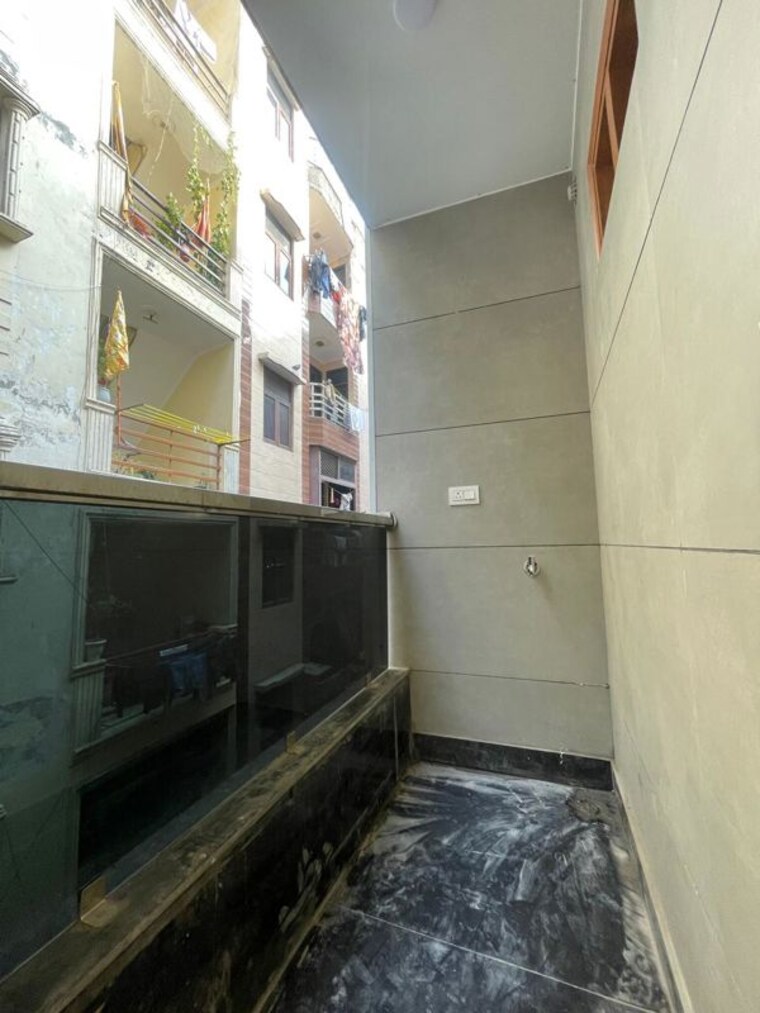 Kitchen, shastri nagar 3 Bedroom 56 Sq.Yd. Builder Floor In Shastri Nagar Delhi 10423104