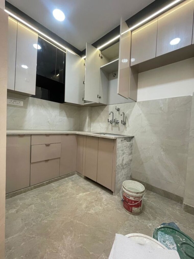 Kitchen, shastri nagar 3 Bedroom 56 Sq.Yd. Builder Floor In Shastri Nagar Delhi 10423104