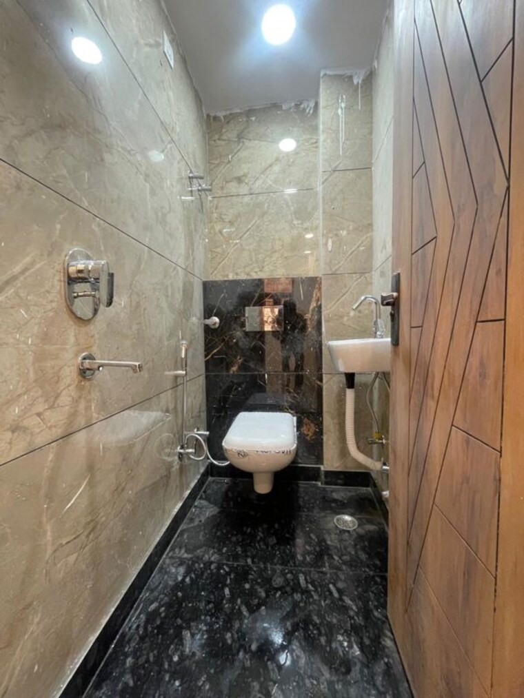Kitchen, shastri nagar 3 Bedroom 56 Sq.Yd. Builder Floor In Shastri Nagar Delhi 10423104