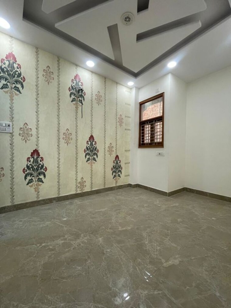 Room, shastri nagar 3 Bedroom 56 Sq.Yd. Builder Floor In Shastri Nagar Delhi 10423104
