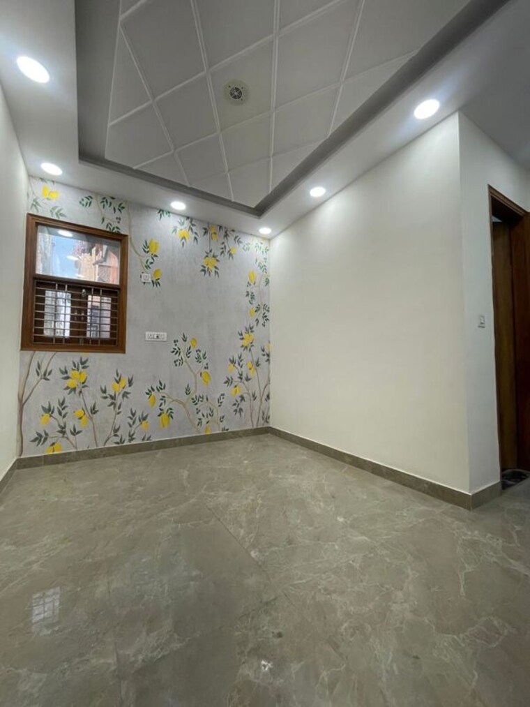 Room, shastri nagar 3 Bedroom 56 Sq.Yd. Builder Floor In Shastri Nagar Delhi 10423104