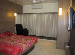 Bedroom in 3 BHK Apartment at Chembur – for Rent
