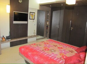 Bedroom in 3 BHK Apartment at Chembur – for Rent