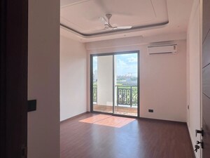 Room in 3.5 BHK Builder Floor at Vatika City Homes, Sector 83 – for Sale