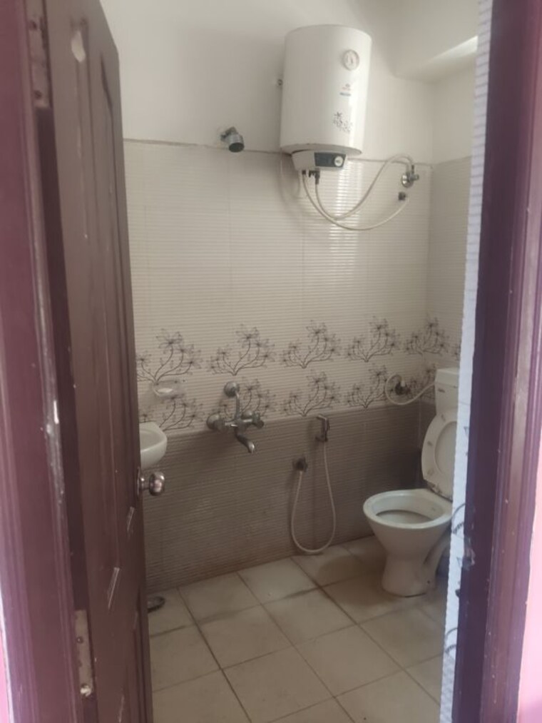 Bathroom, pearl-residency-bellandur 2 Bedroom 1000 Sq.Ft. Apartment In Bellandur Bangalore 10423137