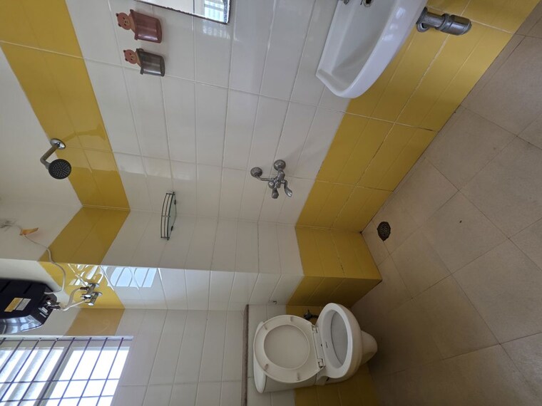 Bathroom, hsr layout 2 Bedroom 1100 Sq.Ft. Builder Floor In Hsr Layout Bangalore 10423144