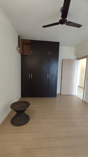 Room in 4 BHK Apartment at DLF Express Greens, Manesar Sector 1a – for Sale