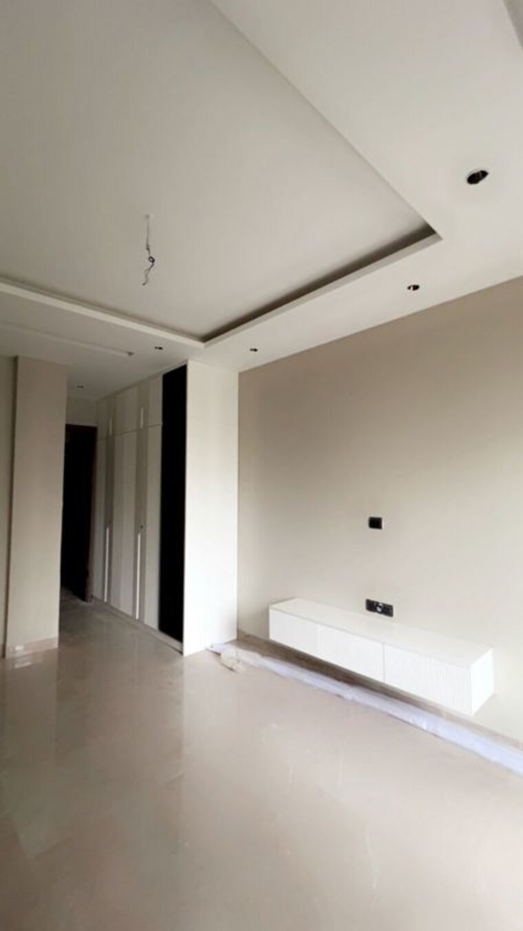 Room, gls-avenue-city 3.5 Bedroom 179 Sq.Yd. Builder Floor In Sector 92 Gurgaon 10423164