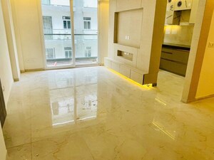 Room in 2.5 BHK Builder Floor at Smart World Gems, Sector 89 – for Rent