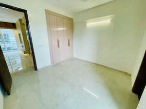Room in 2.5 BHK Builder Floor at Smart World Gems, Sector 89 – for Rent