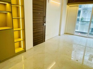 Room in 2.5 BHK Builder Floor at Smart World Gems, Sector 89 – for Rent