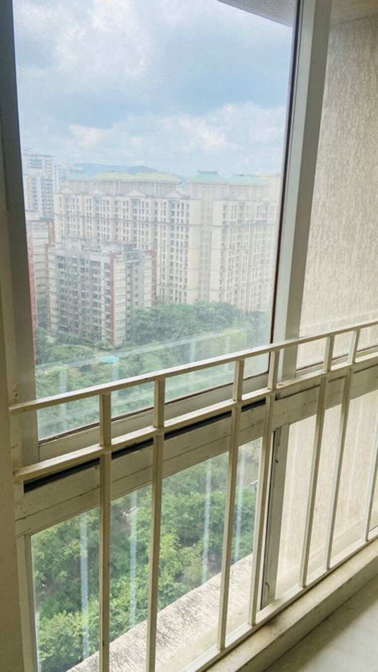 Balcony, gokul nagar 3 Bedroom 1020 Sq.Ft. Apartment In Gokul Nagar Thane 10423198