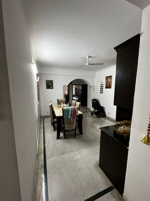 Team Area in 4 BHK Apartment at Alaknanda Society, Sector 56 – for Rent