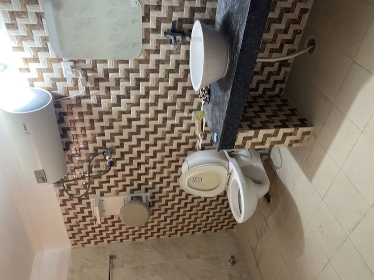 Bathroom, balaji-chandigarh-royale-city 3 Bedroom 1852 Sq.Ft. Apartment In Lohgarh Zirakpur 10423188