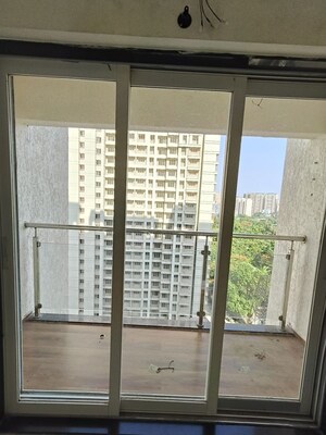 Room in 2 BHK Apartment at Mahavir Square, Manpada – for Sale