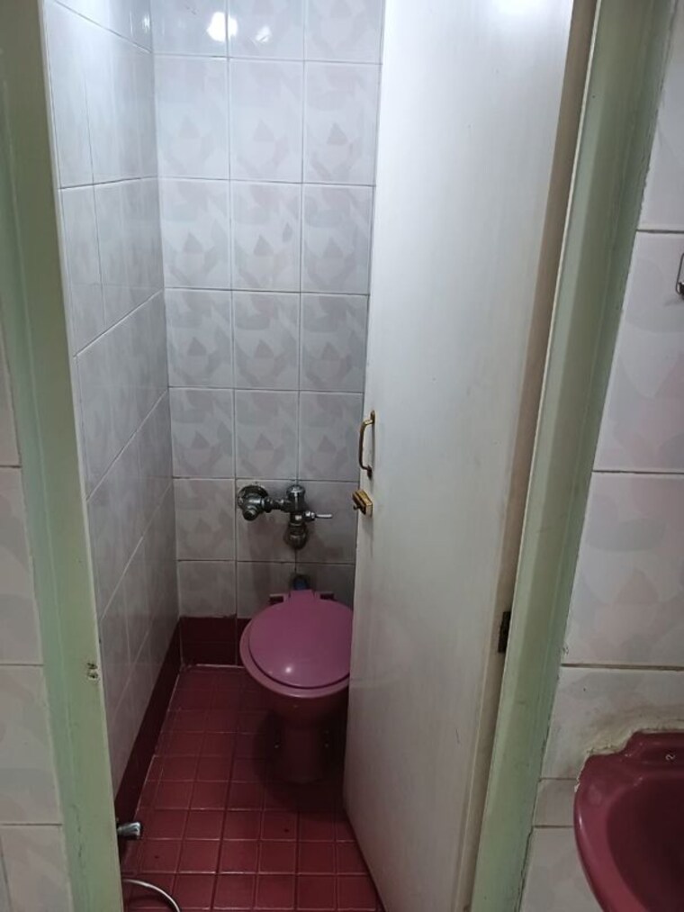 Bathroom, cidco-millennium-tower 1 Bedroom 400 Sq.Ft. Apartment In Sanpada Navi Mumbai 10423216