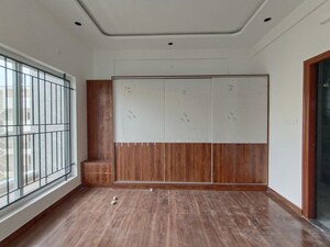 Room in 2 BHK Builder Floor at Hal Layout – for Rent