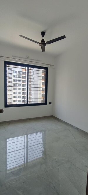 Room in 2 BHK Apartment at Unique Youtopia, Kharadi – for Rent