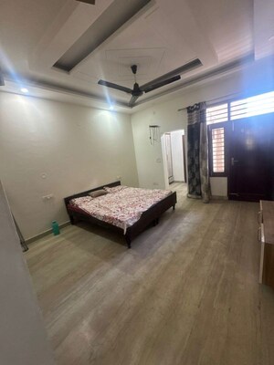 Room in 3 BHK Builder Floor at Preet Colony – for Rent