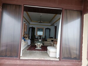 Living Room in 4 BHK Apartment at Steesha, Bandra West – for Rent