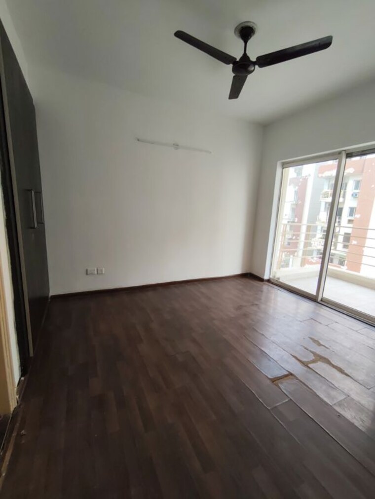 Room, paras-seasons 2 Bedroom 830 Sq.Ft. Apartment In Sector 168 Noida 10423318