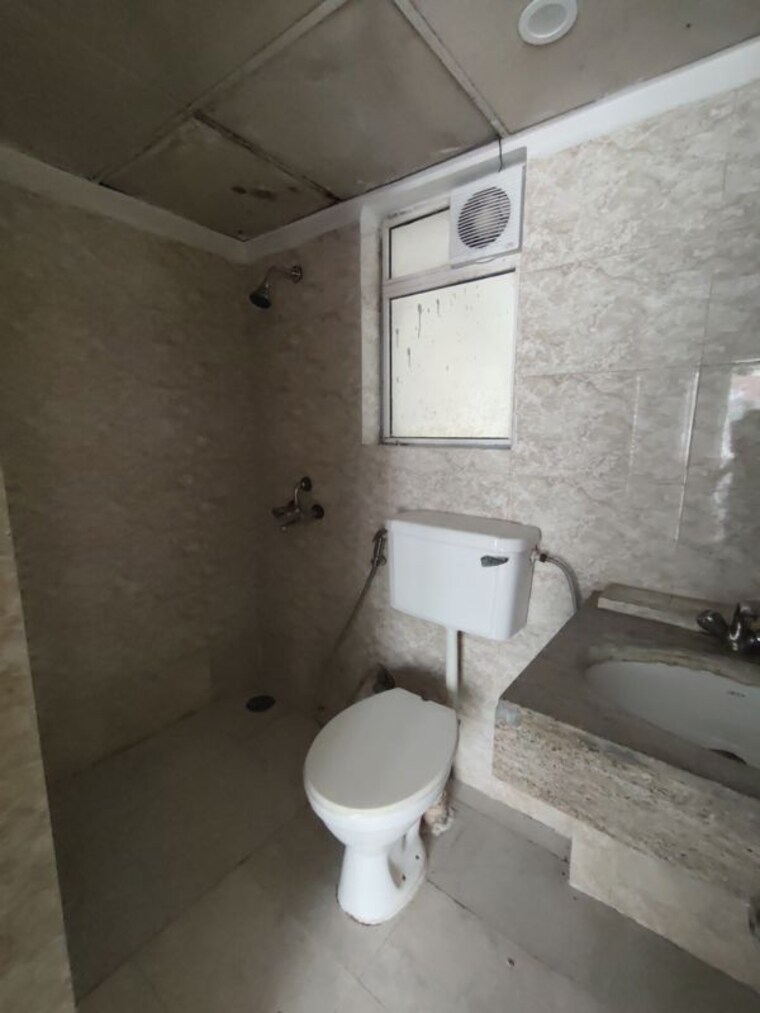 Bathroom, paras-seasons 2 Bedroom 830 Sq.Ft. Apartment In Sector 168 Noida 10423318