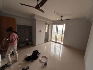 Room in 3 BHK Apartment at Tata Eureka Park, Sector 150 – for Rent
