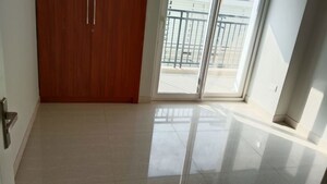 Room in 2 BHK Apartment at Eldeco Live By The Greens, Sector 150 – for Rent
