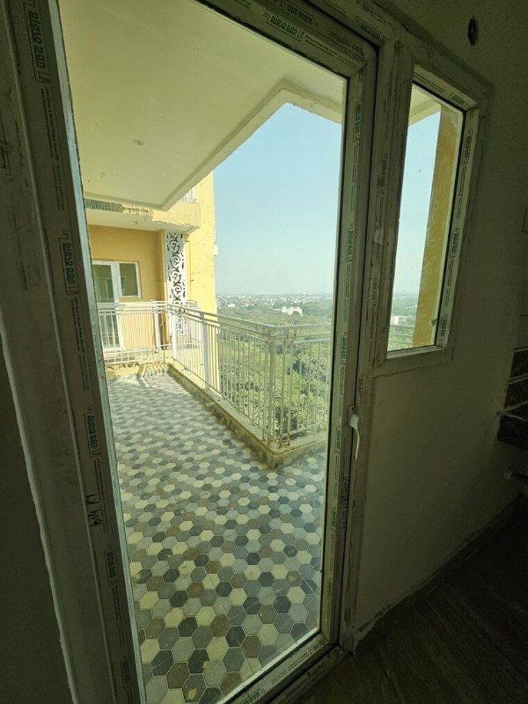 Balcony, mahaluxmi-migsun-ultimo 3.5 Bedroom 1595 Sq.Ft. Apartment In Omicron Iii Greater Noida Greater Noida 10423382