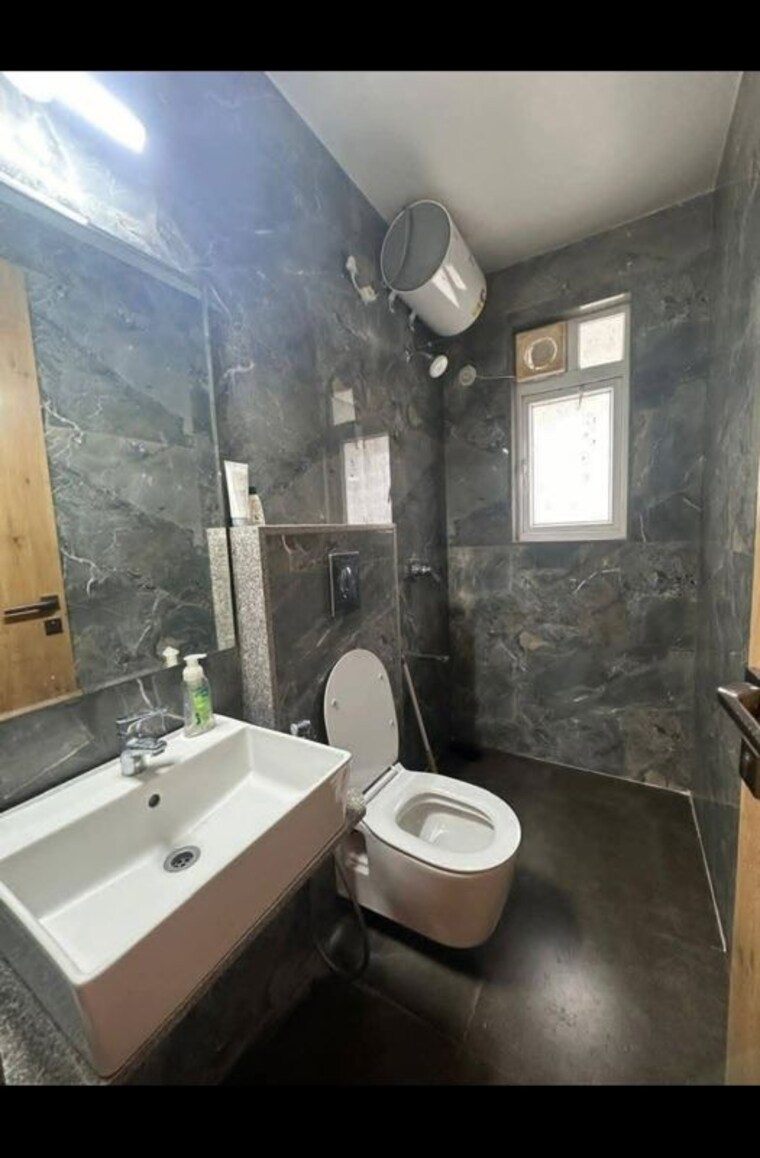 Bathroom, bunty-mayur-kilbil 3 Bedroom 1050 Sq.Ft. Apartment In Dhanori Pune 10423416