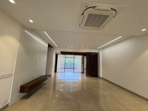 Room in 4 BHK Builder Floor at Sector 4 – for Sale