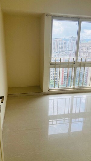 2 BHK Apartment For Sale in Om Vakratunda Residency CHS Ltd, Kolshet Road