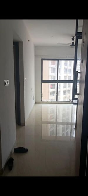 Room in 1 BHK Apartment at Lodha Quality Home Tower 2, Majiwada – for Rent