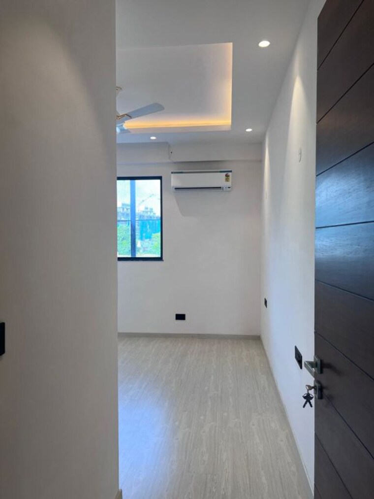 Bathroom, emaar-mgf-emerald-hills 4 Bedroom 270 Sq.Yd. Builder Floor In Sector 65 Gurgaon 10423000