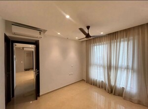 Room in 2 BHK Apartment at Hiranandani Highland, Powai – for Sale