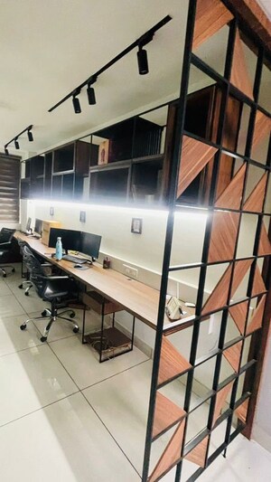  Office Space For Rent in Vastrapur