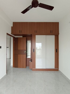 Room in 2 BHK Builder Floor at Reliaable Lakedew Residency -1, Haralur Road – for Rent