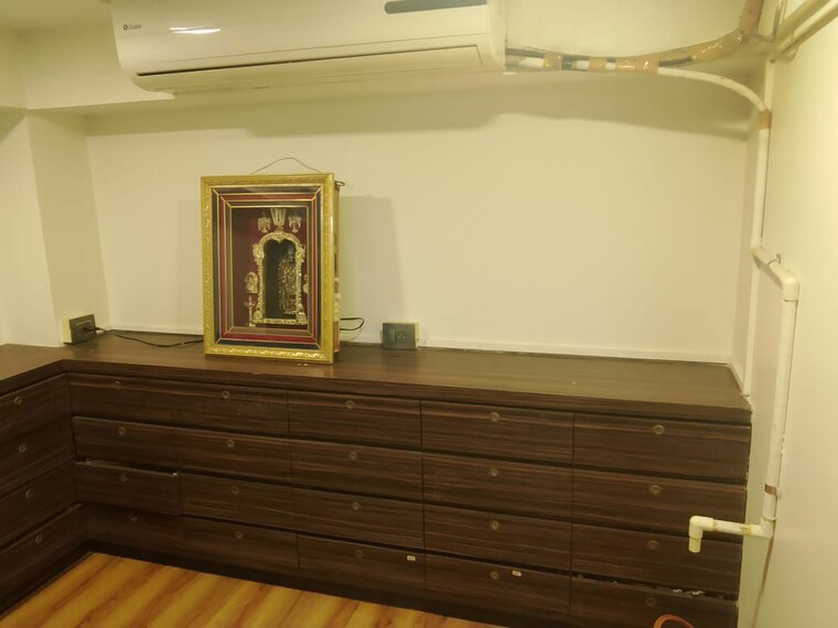 Other, om-heera-panna-mall Commercial Office Space 300 Sq.Ft. In Andheri West Mumbai 10423167