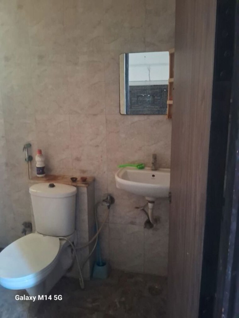 Bathroom, shakkar khedi 1 Bedroom 900 Sq.Ft. Apartment In Shakkar Khedi Indore 10423701