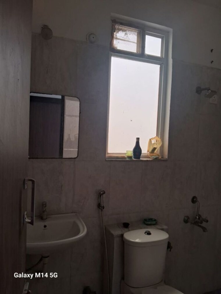 Bathroom, shakkar khedi 1 Bedroom 900 Sq.Ft. Apartment In Shakkar Khedi Indore 10423701