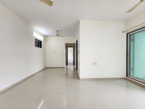 2 BHK Apartment For Sale in Lokhandwala Spring Grove, Kandivali East