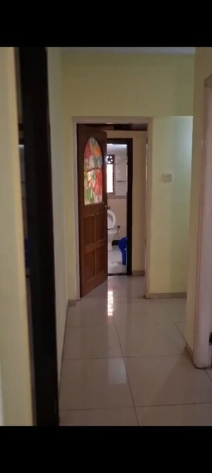 Room in 2 BHK Apartment at Gokul Divine CHS, Vile Parle West – for Rent