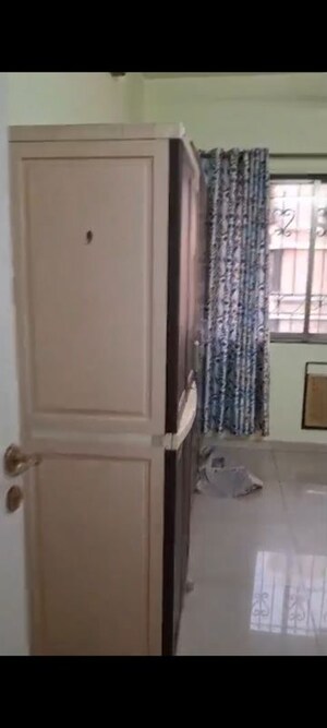 Room in 2 BHK Apartment at Gokul Divine CHS, Vile Parle West – for Rent