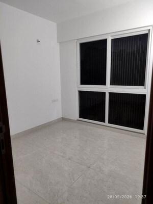 Room in 3 BHK Apartment at Nirman Adi, Kalyani Nagar – for Rent