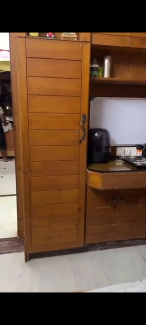 Furnished Amenities in 2 BHK Apartment at Crystal Classic Vile Parle, Vile Parle West – for Rent