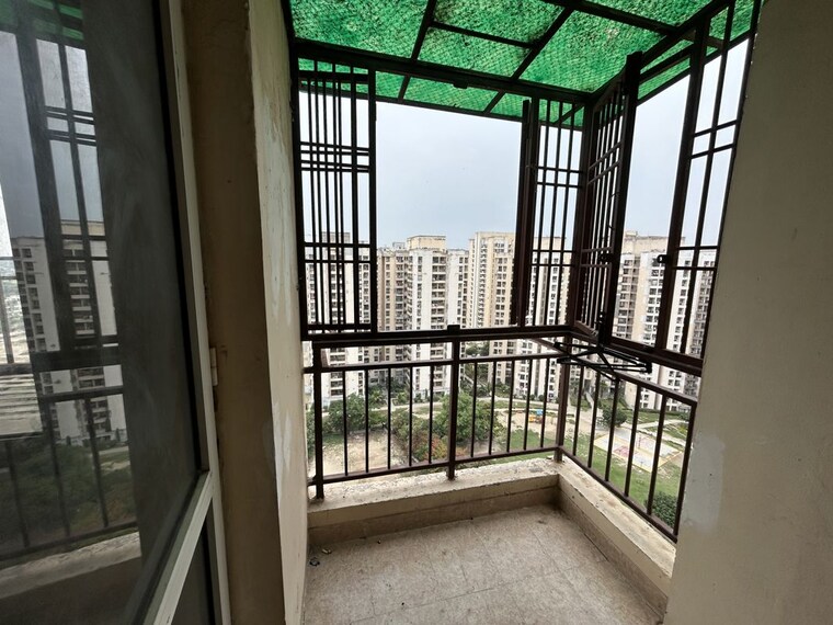 Balcony, jaypee-greens-kosmos 2 Bedroom 950 Sq.Ft. Apartment In Sector 134 Noida 10423844