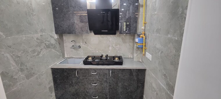 Bathroom, dayanand colony 1 RK 900 Sq.Ft. Builder Floor In Dayanand Colony Delhi 10423872